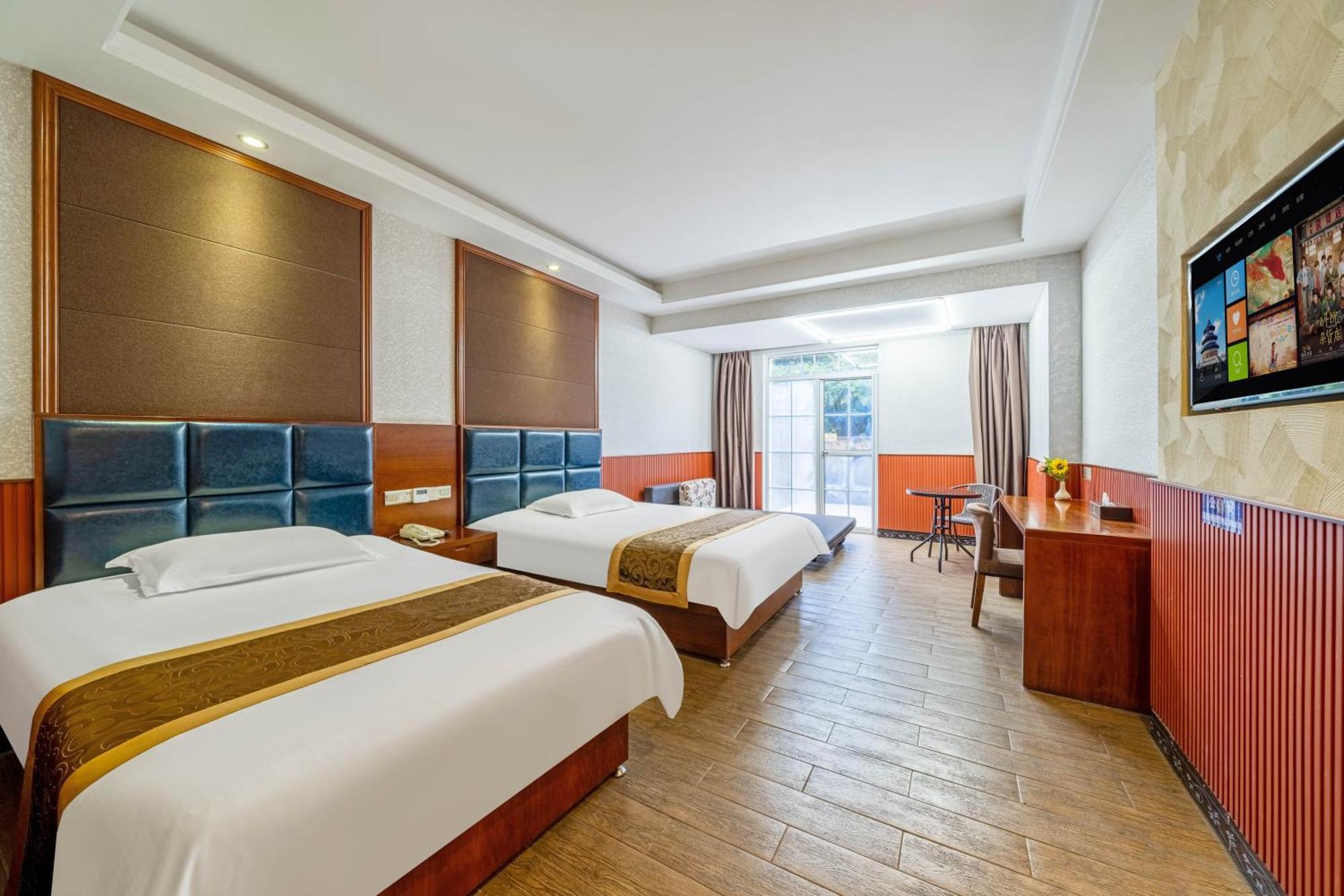 Bo Ai International Pudong Airport Branch-provide Shuttle Services To Pudong Airport And Disneyland Shanghai